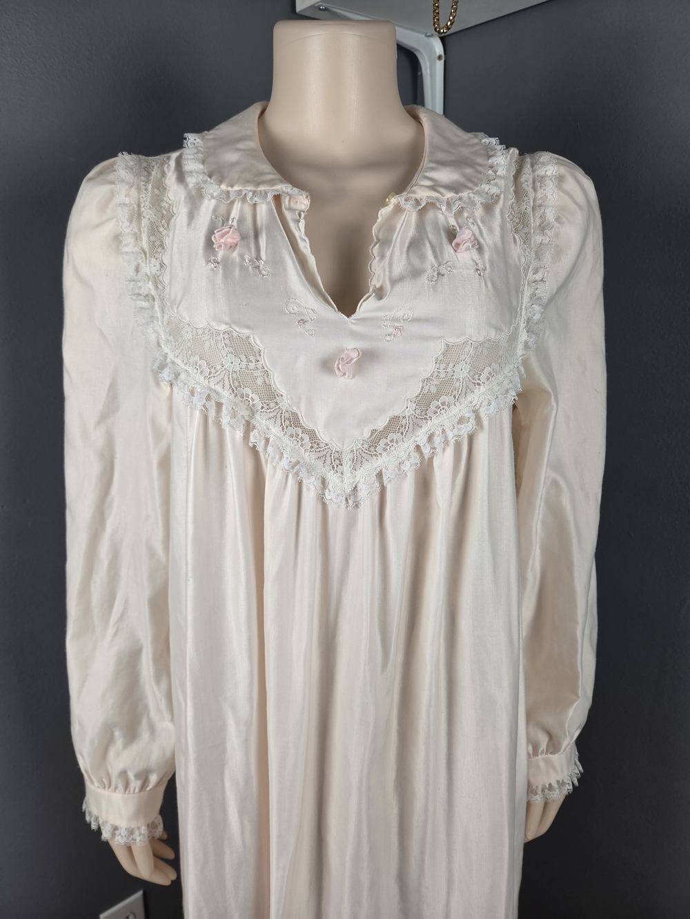 Vintage Long Sleeve Lace-Trim Nightgown - Light Blush - Picture 3 of 9